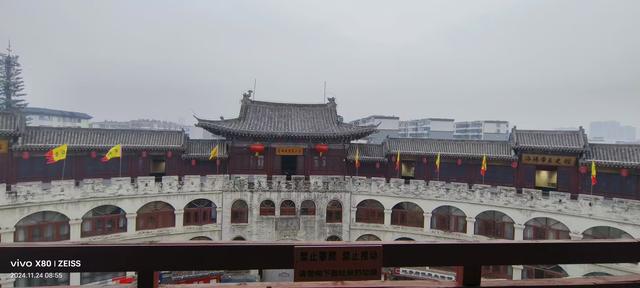 丽景门登临记：在晨光中叩问一座城