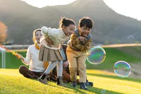 生育率突破警戒线，破局之路在哪里？图片