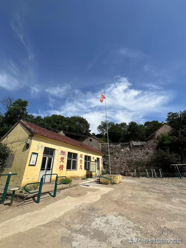 章丘官庄西南峪，和西周峪一样也是座美妙且质朴的古村