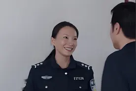《我是刑警》秦川点名的杨小洁为何21年才转正，一个细节说明一切图片