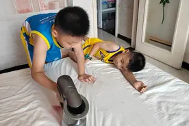 孩子床头放置6种物品，不利于成长更危害健康，赶紧移出房间图片