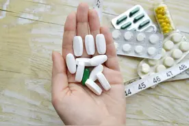 阿莫西林不能消炎？医生：真正的消炎药只有2种，很多人都用错了图片