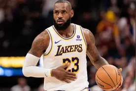 詹姆斯21年赚了5.31亿，杜兰特15年赚了4.47亿，那库里14年多少亿图片