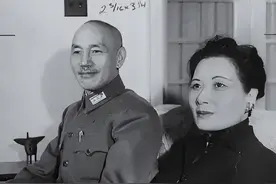 宋美龄拿着买1300架飞机的资金，却只买回了300架，其余的钱呢？图片