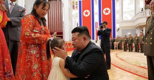 金正恩当众跪地痛哭，双眼哭红，俄乌大决战一触即发，普京试图拉中国入局却遭拒绝