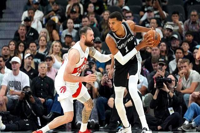 完胜！文班24+15+4，巴雷特25+2+2，新霸主诞生，西部格局巨变