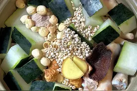 不愧是广东抽湿第一的“省汤”，坚持喝5天，整个人都轻盈了～图片