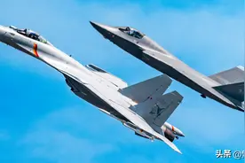 歼35战机，弹滑兼容功能，三艘航母通用，到底需要多少架？图片