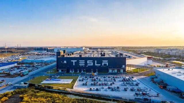 特斯拉出最豪薪酬！马斯克狂揽1万亿，十年得让公司市值涨7万亿