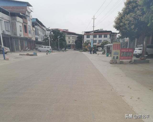 广西南宁市上林县撤销的万嘉乡，城建比镇还大为何并入巷贤了呢？
