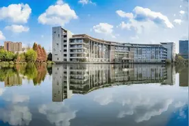 曾经的“中国第一”211大学，王牌专业录取分数线却连连暴跌图片