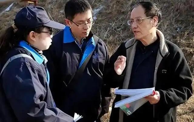 美俄都没攻克的难题，被中国一老头突破，奖励1000万他全捐了