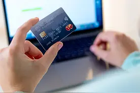 同样是银行卡，有的叫“储蓄卡”，有的叫“借记卡”，什么区别？图片