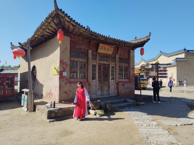 怀旧.镇北堡影视城/又见贺兰山岩画