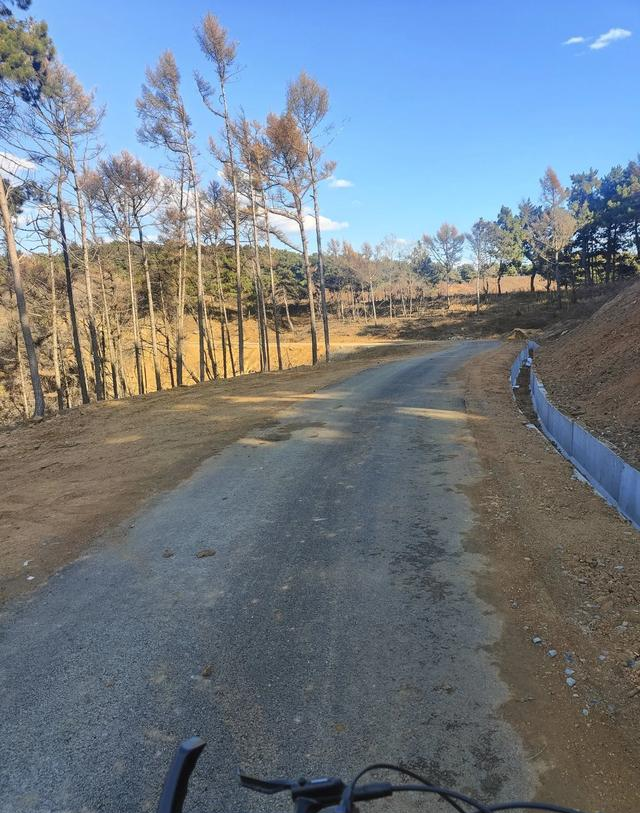 冬天骑行锻炼有助于身体健康	。晚上睡觉更舒服，加入骑行大军之中