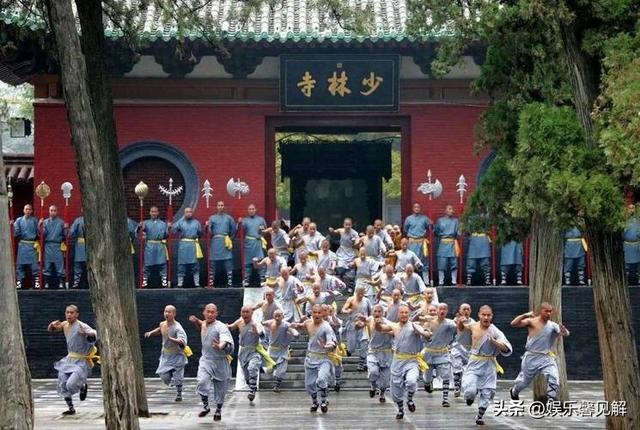 释永信被抓后，多位女星被牵连，身上还有三大谜团