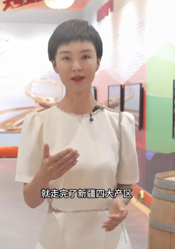 47岁贺娇龙去世！同学曝抢救过程	，网友提醒成真，此前疑早有征兆