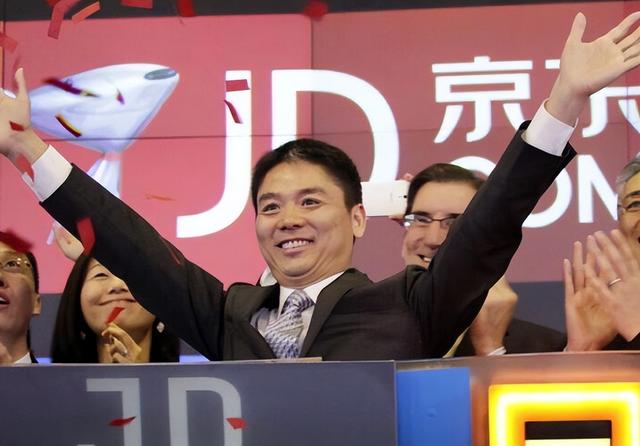 亲情重要还是金钱重要？就算如今的刘强东，面对儿子时也充满遗憾