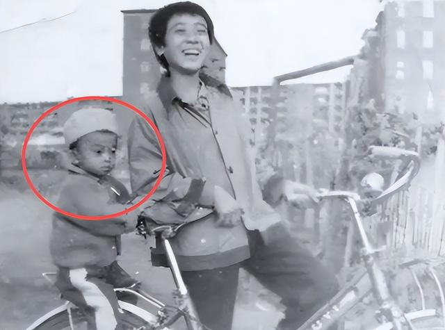 不到72小时，《人民日报》4次点名于和伟，张艺谋的话有人信了