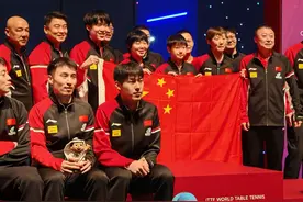 国乒大合照：孙颖莎稳居C位！幕后功臣坐前排，王励勤低调现身图片