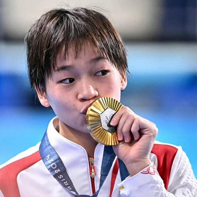 身材发胖风波不到30天，被人民日报点名的全红婵，让多少黑粉脸红