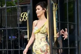 惊艳全场！全透视走红毯，戛纳最大尺度造型非她莫属！图片