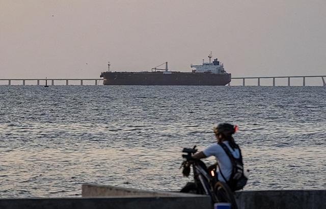 委内瑞拉油轮刚出海，中国军舰紧随其后，特朗普的算盘又打错了？