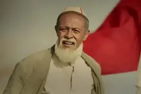 毛主席会见库尔班，握住他的手，亲切说：谢谢你这么远能来看我！图片