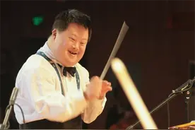 26年前，那个被捧上神坛的“天才指挥家”舟舟，现在怎么样了？图片