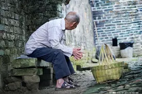 哥哥打了弟弟一耳光，三年后，弟弟给哥哥打来一个电话 ，哥哥泪奔图片