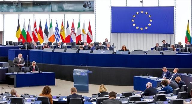 特朗普准备开战，不想拿和平奖了？日本逮捕美国士兵，马克龙改口