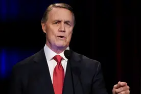 戴维·珀杜宣誓就任美国驻华大使图片