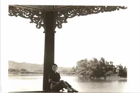 张学良：身边美女如云，与他相伴到老的只有赵家四小姐图片