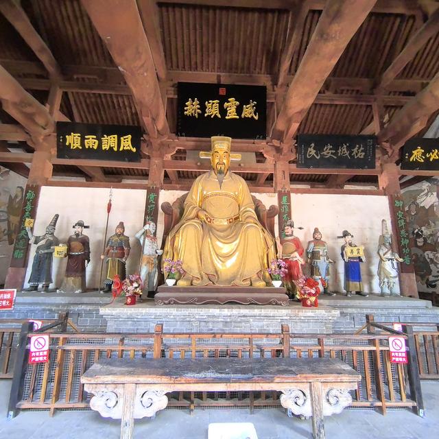 潞安府城隍庙，是我所见规格最高最大的城隍庙，古建筑和文物丰富