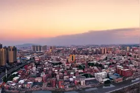 中国“最牛”小县城：跑出51家上市公司，总市值5000亿图片