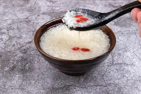 一碗酒酿竟然有这么多的功效，简单易学， 快给自己来一碗暖身吧！图片