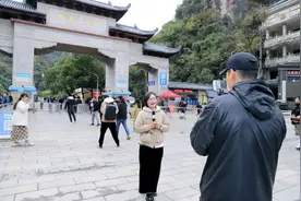 领略自然与人文融合之美！“百城百媒看贵阳贵安”主题采访团走进黔灵山公园图片