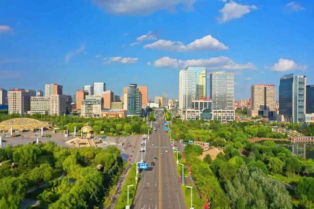 鄂尔多斯东胜区：既能“温暖全世界”，也可与古老文明对话 | 2025企业家博鳌论坛