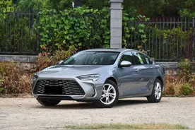 解读别克君威，2.0T配9AT，合资B级车，仅售11万起图片