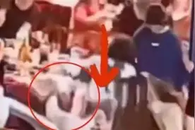 70岁老人婚宴敬酒摔断肋骨，酒店：赔偿2000元和一顿豪华大餐图片