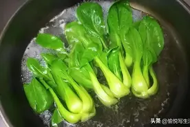 冷水下锅还是热水下锅？90%人焯水都做错了！图片