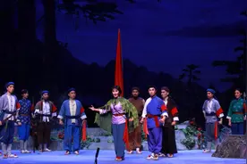 唱响国粹新编 传承红色精神丨现代京剧《杜鹃山》昨晚在保定精彩上演图片