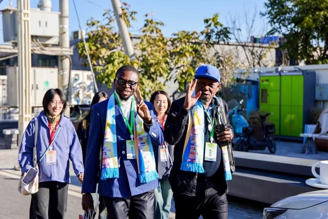 10国非洲媒体人来北京市通州区台湖镇打卡啦！