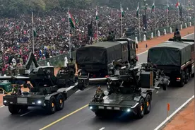 还跟解放军比火力？2025年印度连卡车炮都没普及，买几百门牵引炮图片