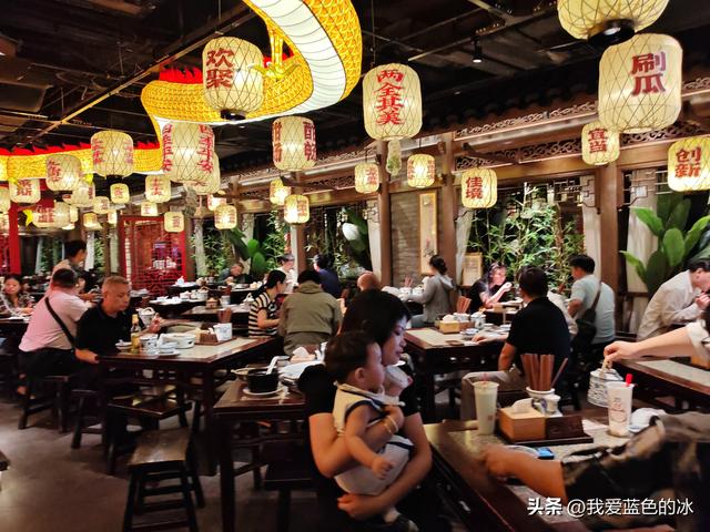 以吃的名义南京一日游：南京大牌档的午餐，四个招牌菜点了三样