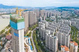 新婚夜新郎提出AA制，新娘：洞房别入了，怀孕了没法A,以后分房睡图片