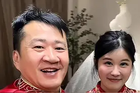 41岁李嘉明婚后12天屡传婚变！23岁娇妻住院后哭诉：一次次红了眼图片