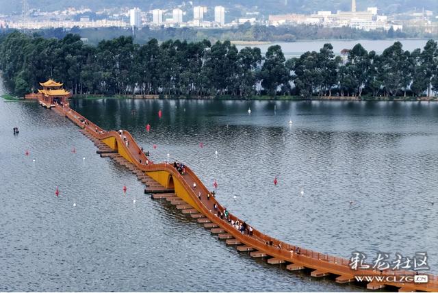 东风坝开合浮桥打个卡