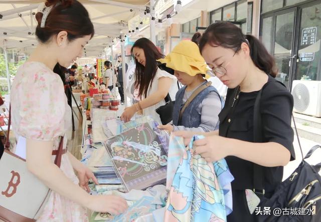 共点篝火、三县狂欢！7.18→8.20！建水、元阳、石屏彝族火把节狂欢指南，每日精彩不重样