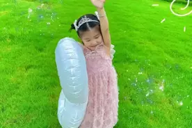 女儿过生日，岳父岳母送上5万元的红包，一查妻子流水懵了图片